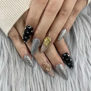 ネイル KUMI💛 MADIAのネイルデザイン