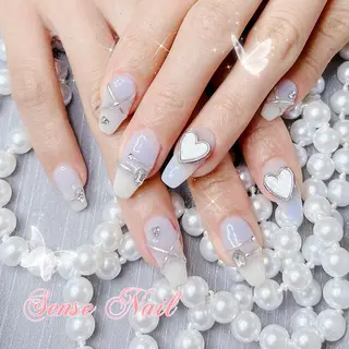 ネイル 🦋 Queenieのネイルデザイン