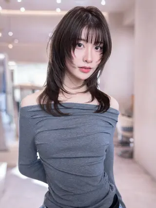 セミロング レイヤー似合わせ 透明感カラーりきやのヘアスタイル