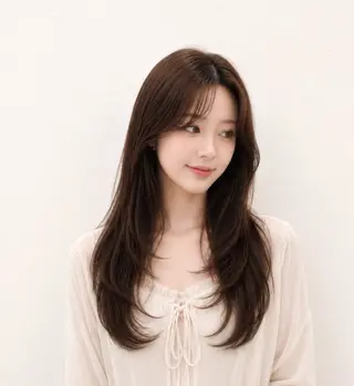 ロング カラー 佐藤 舞のヘアスタイル