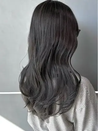 ロング カラー 甲斐 歩乃佳のヘアスタイル