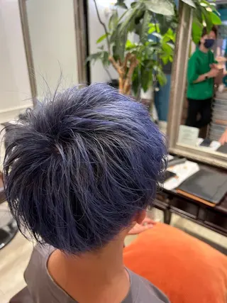 ショート カラー ツヤ感カラーレイヤー カット川野莉空のヘアスタイル
