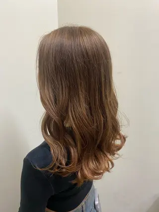 カラー ミディアムレイヤー/ 艶カラーNorikaのヘアスタイル