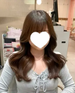 セミロング カラー 内田 志乃のヘアスタイル