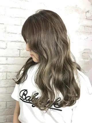 セミロング カラー 韓国ヘア✨グレージュ カラーasamiのヘアスタイル
