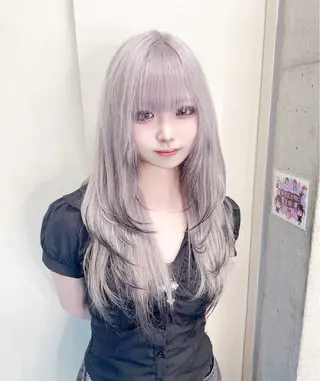 ロング カラー ホワイト&レイヤーカ ットエクステ長畠俊輔のヘアスタイル