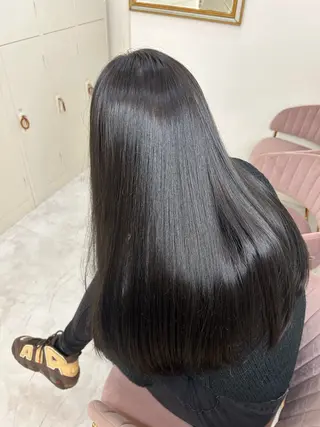 ロング 𝜗𝜚ブリーチ ／レイヤー𝜗𝜚のヘアスタイル