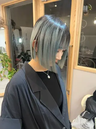 ミディアム ミルクティーベージュ outaのヘアスタイル