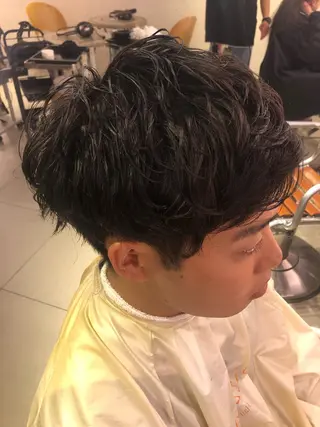 パーマ メンズ 推しカラー オタク美容師 山本のヘアスタイル