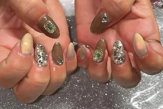 ネイル VIERU 🌈🎀💖のネイルデザイン