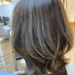 ミディアム カラー 大場 優のヘアスタイル