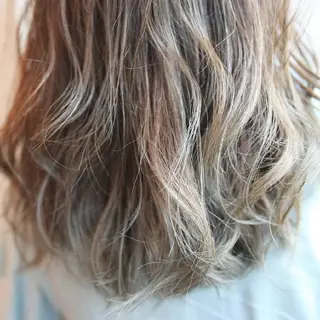 セミロング カラー 新生活応援★半額/ 25歳以下　“内間”のヘアスタイル