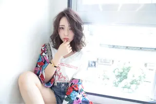 ミディアム カラー コテ巻き風パーマ SHONOのヘアスタイル
