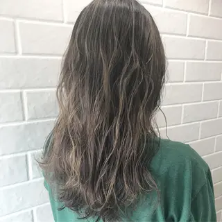 セミロング en Siena エンシエナのヘアスタイル