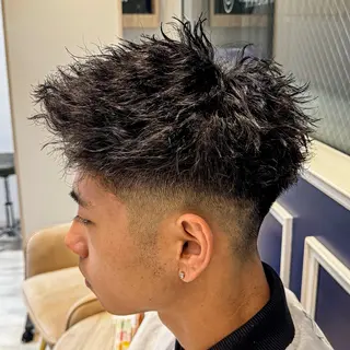 ショート パーマ メンズ 吉田 新平のヘアスタイル