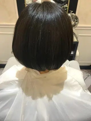 ショート カラー 粟田 めぐみのヘアスタイル