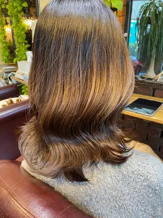 ミディアム auRa  【大宮】 上形 龍也のヘアスタイル