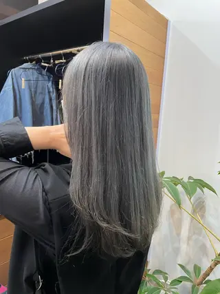 カラー ミルクティー× グレージュMOMOのヘアスタイル