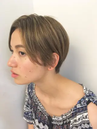 ショート カラー Hareru 豊田 修廣のヘアスタイル