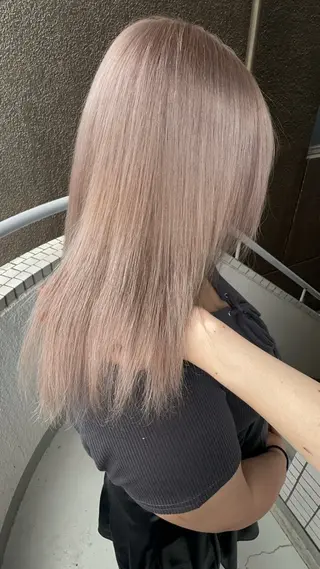 ミディアム カラー 柏井 陽菜のヘアスタイル