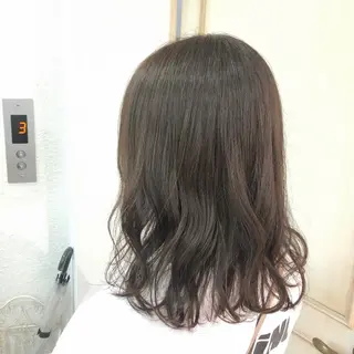 ミディアム カラー TRENCH　相澤 果歩のヘアスタイル