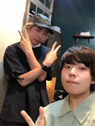 ショート ✂︎美容師芸人👑 コモリギャルソンのヘアスタイル