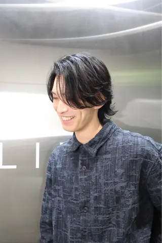 ミディアム パーマ メンズ 曲がる縮毛矯正 LIBER 　岩名のヘアスタイル