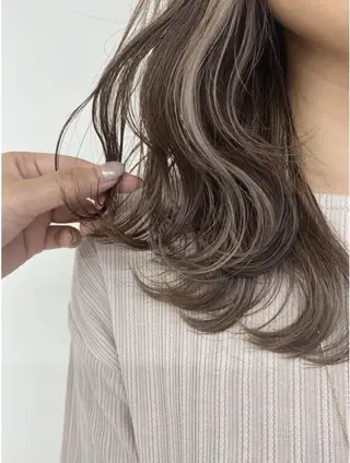 カラー ハイトーン／暖色 👩🏼HONOKAのヘアスタイル