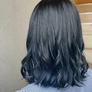 ミディアム カラー たかはた すずかのヘアスタイル