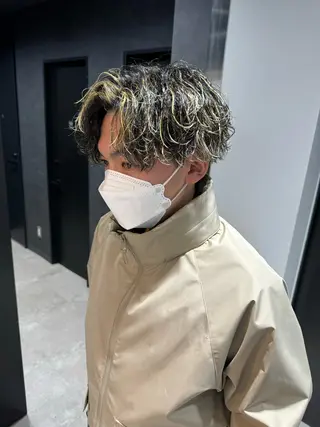 ショート カラー パーマ ヘアアレンジ メンズ スパイキー/フェザー /波巻き/かいとのヘアスタイル
