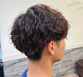 ショート パーマ メンズ 仲川 遼のヘアスタイル