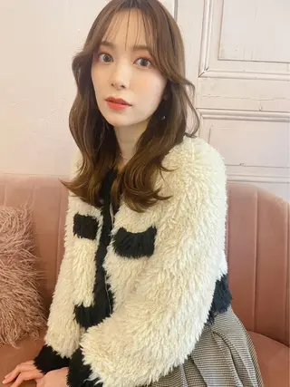 ミディアム カラー ヘアアレンジ レイヤーカット、 大人可愛い　中村美羅のヘアスタイル