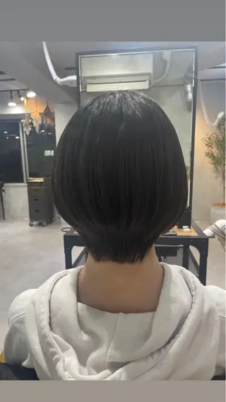 ショート lena🎀 透明感カラー/韓国風のヘアスタイル