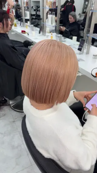 ミディアム カラー 🖤ハイトーン× レイヤー🖤SARAのヘアスタイル