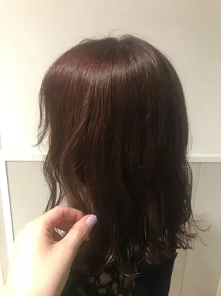 ミディアム カラー 小栗 麻衣のヘアスタイル
