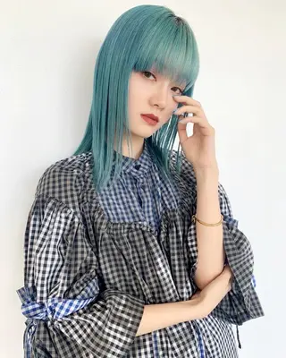 セミロング カラー ツヤ髪ハイトーン ×レイヤー🌝リオのヘアスタイル