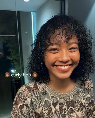 ミディアム Ryo リョウのヘアスタイル