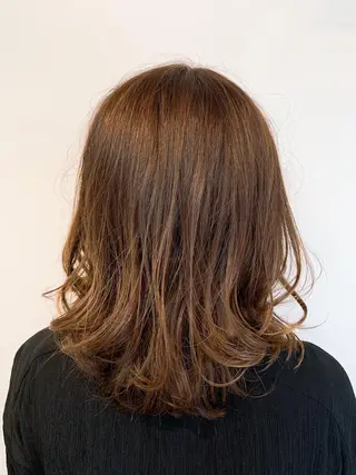 ミディアム カラー 今雪 聡美のヘアスタイル
