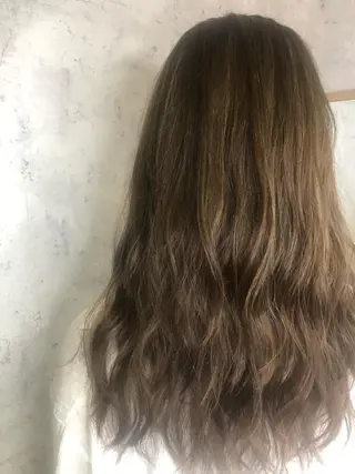 ロング 🦄艶カラー×韓国 NANA💎🐬のヘアスタイル