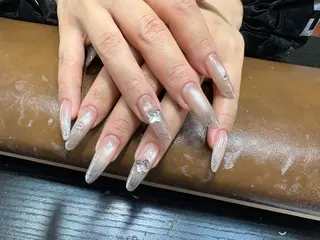 ネイル Nailsalon Jasmine 池袋東口所属・ギウ ジーナのネイルデザイン
