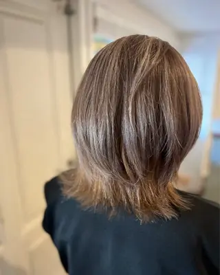 ミディアム 馬場 麻奈美のヘアスタイル