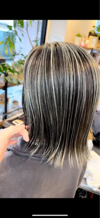 ミディアム カラー 🌈ハイライト特化 🌈 🐶ノザワ🐶のヘアスタイル