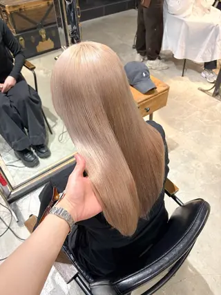 ロング カラー 似合わせベージュ 🍯ayumi🍯のヘアスタイル