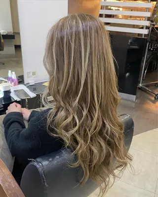 ロング カラー ヘアアレンジ 烏山 達也のヘアスタイル