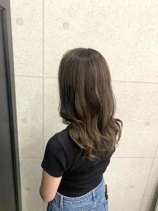 ミディアム カラー レイヤー ハイトーン 暖色⭐︎KANAKOのヘアスタイル