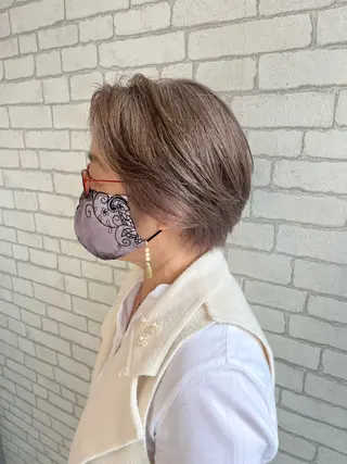 ショート カラー アートディレクター 尾内 友美のヘアスタイル
