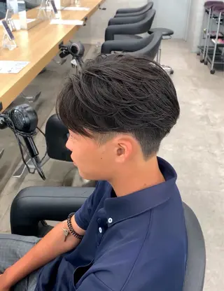 ミディアム パーマ ヘアアレンジ メンズ 🔥ニュアンス フェザー小林海斗🔥のヘアスタイル