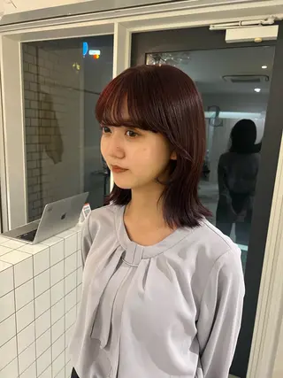 ミディアム toko / ブリーチなしカラーのヘアスタイル