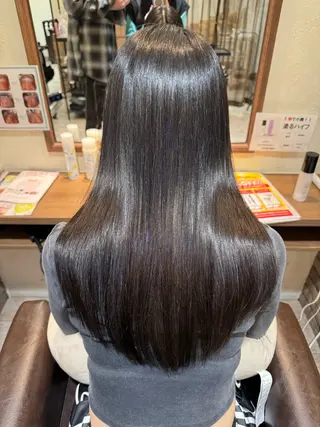 ロング 西山 瑞希のヘアスタイル