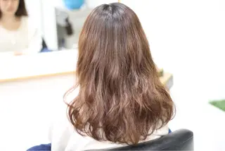 セミロング パーマ 矢島 真樹のヘアスタイル